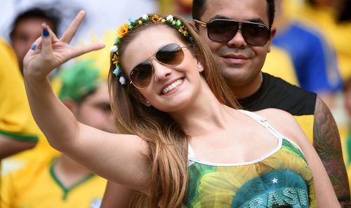 维尼修斯回应主场嘘声:又来了!随后示意球迷为球队加油插图 维尼修斯回应主场嘘声:又来了!随后示意球迷为球队加油插图