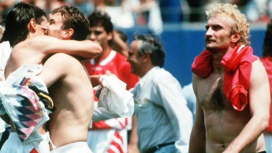 沃勒尔：世俱杯是一项多余的赛事；拜仁具备冲击欧冠的实力