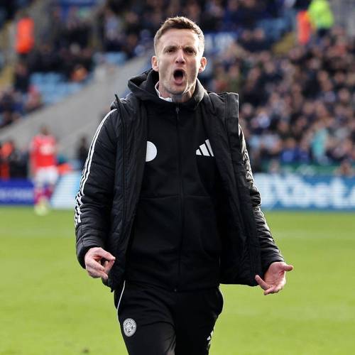 TA：纽卡32岁队长中卫拉塞尔斯接近离队，他将加盟莱斯特城