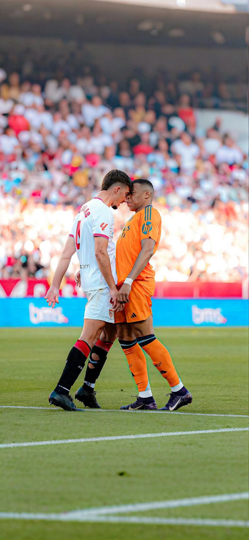 马卡电台：若姆巴佩对阵拜仁表现不佳，皇马球迷将开始嘘他