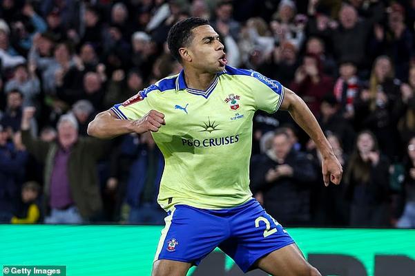 邮报：曼联等关注南安普顿中场查尔斯，足总杯他绝杀阿森纳