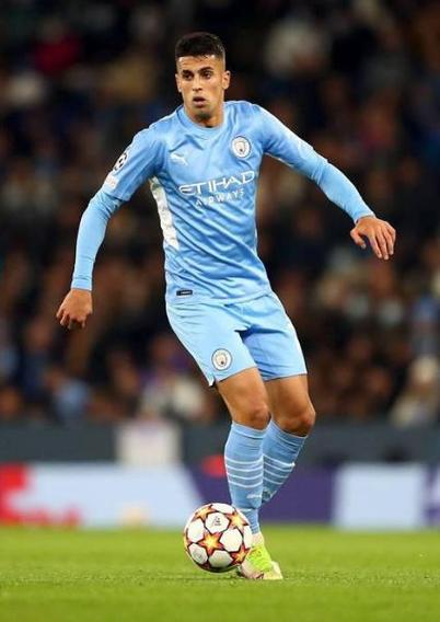 坎塞洛本场3关键传球4过人，对抗13胜6，7次夺回球权